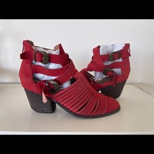 Jeffrey Campbell Stillwell Cutout Bottie-Red Sz. 8